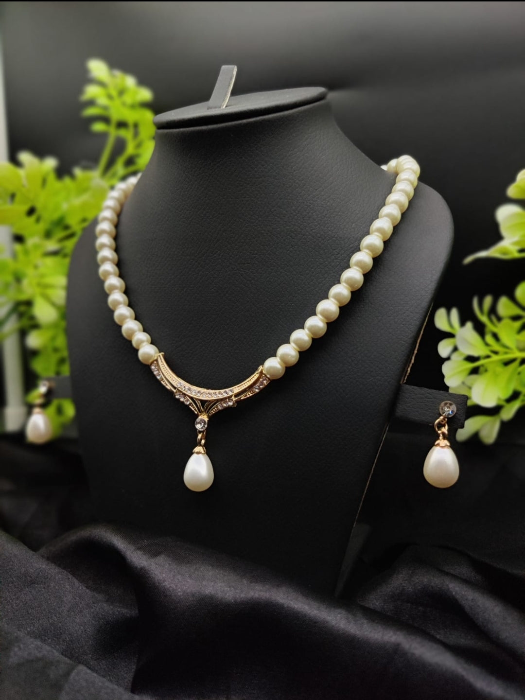 Radiant Necklace Set