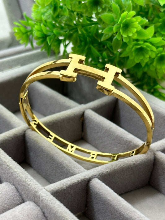 Stunning Bangle