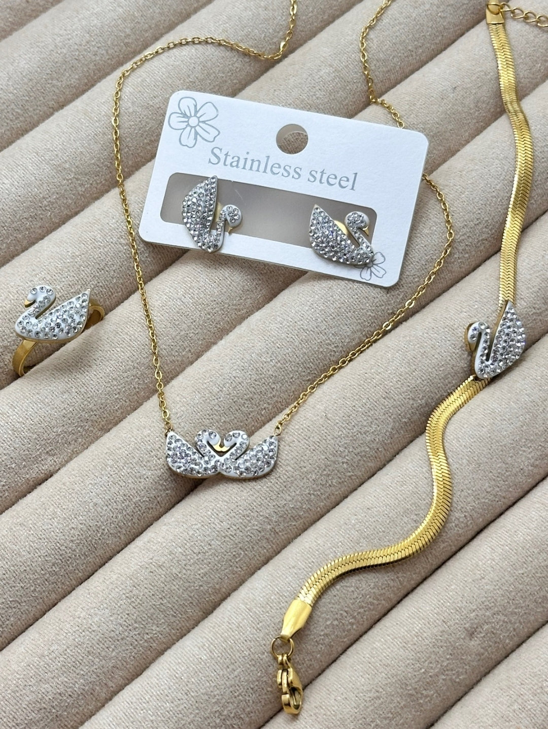 Swan Premium Jewellery Set